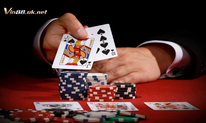 poker 4 Bật mí mẹo chơi Poker nắm chắc phần thắng từ cao thủ